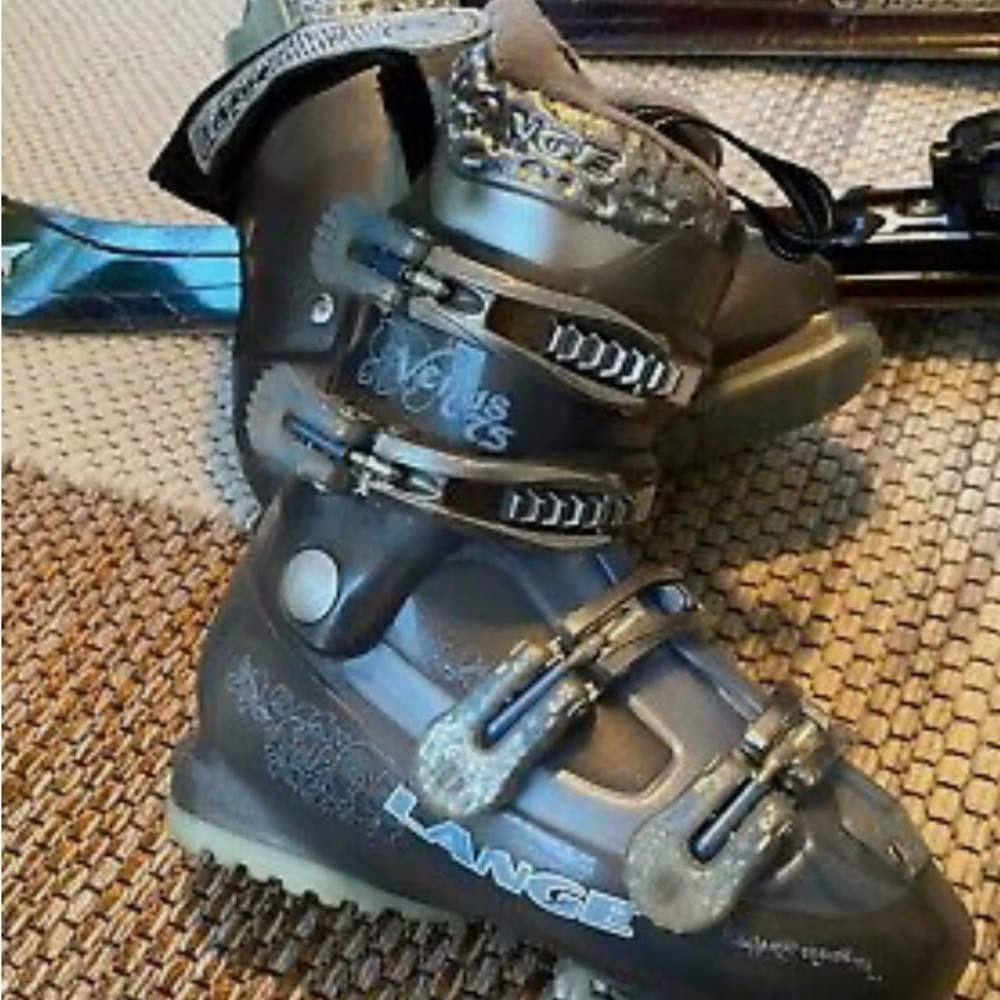 Lange Venus 75 Ski Boots - Women's 2009 blue flex rating of 70 with a 99mm